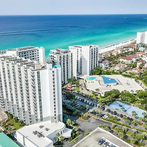 pelican-beach-resort-by-panhandle-getaways.hotels-destin.com/